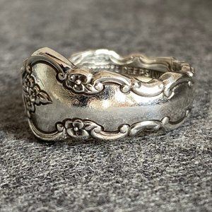 International Deep Silver Spoon Style Ring